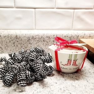 Rae Dunn Measuring Cups...ELF FEET